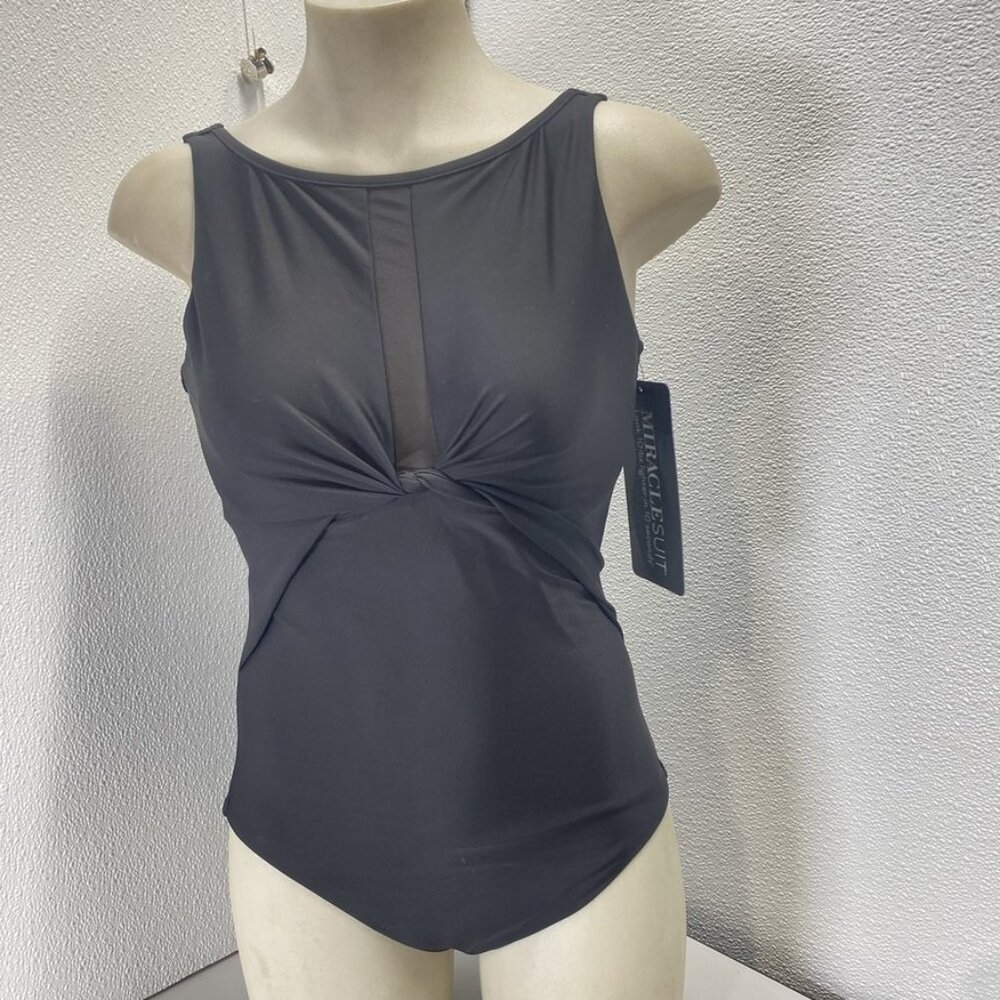 NEW MIRACLESUIT Women’s Evoke Higher Neck One-Piece Swimsuit Size 8 Black